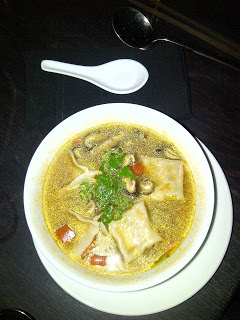 Nautinnollinen ateria vai Leijonan haukkaus?