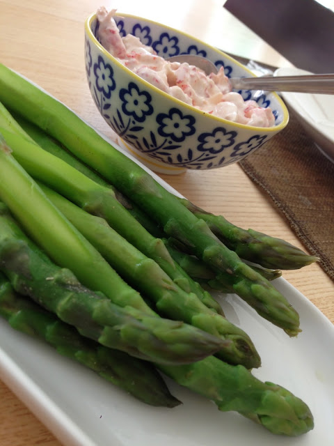 Kesa maistuu mansikalle